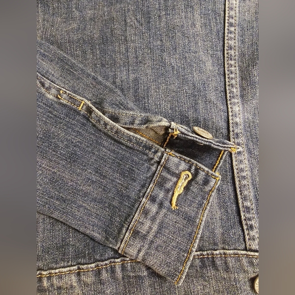 Womens Dark Wash Levi's Jean Jacket | Size Medium - Picture 7 of 7